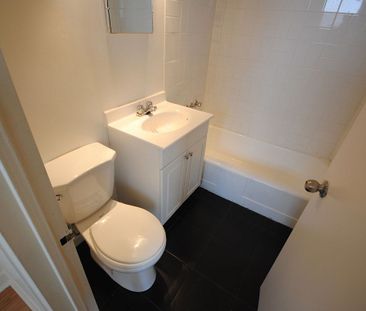 145 Stewart Street, Sandy Hill, Ottawa, ON - Photo 2