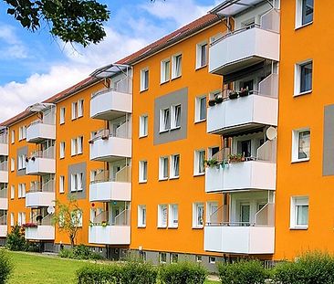 Schöne 3-Raumwohnung mit Einbauküche und Balkon - Foto 1