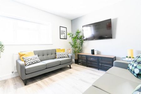 7 bedroom end of terrace house to rent - Photo 2