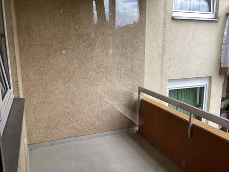 Renovierte 3-Zimmer-Wohnung mit Balkon für Ihre Familie - Photo 5