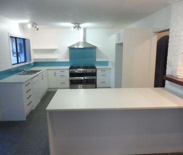 Looking for a rural lifestyle yet with all the convenience of livin... - Photo 3