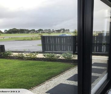 Single-level home – no climbing stairs! - Photo 3