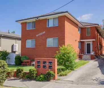 Beachside Living in a Super Cute 2 Bedroom! - Photo 1