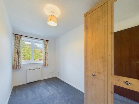 2 bedroom ground floor flat to rent - Photo 5