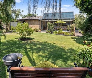GORGEOUS FOUR BEDROOM FAMILY HOME - Photo 5