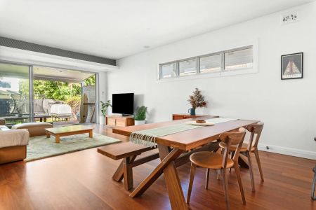 Fully Furnished Beachside Family Home In Highly Sought After Location - Photo 3