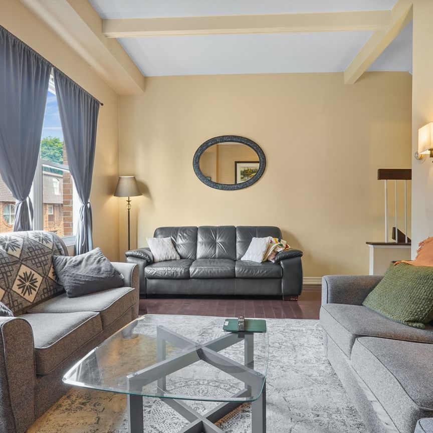 For Lease - 70 Upper Canada Drive Unit# 4, Toronto, Ontario - Photo 1