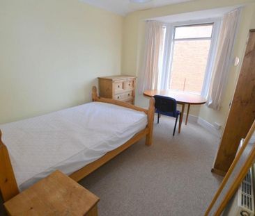 4 bedroom terraced house to rent - Photo 6