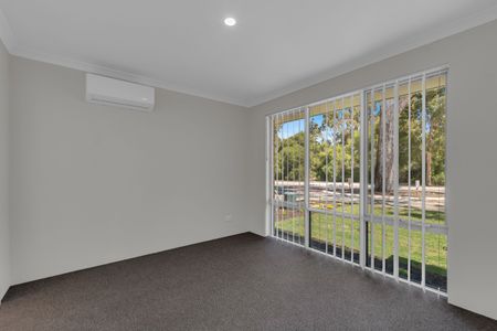 Four Bedroom Home in Kwinana - Photo 4