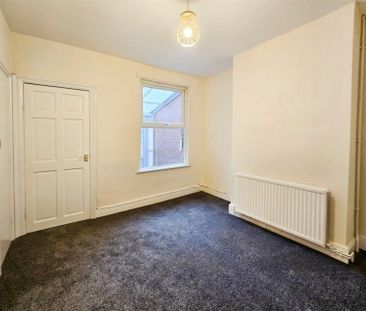 3 Bedroom House to Rent in Queen Street, Rushden, Northants, NN10 - Photo 6