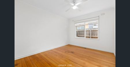 Renovated Delight! - Photo 4