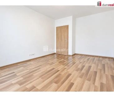 Světlý byt 2+kk s lodžií, 50 + 4 m - Photo 2