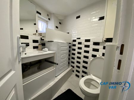 Location Appartement 2 pièces 31m² LE BEAUSSET 83330 - Photo 4