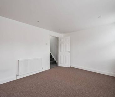 4 bedroom terraced house to rent - Photo 5