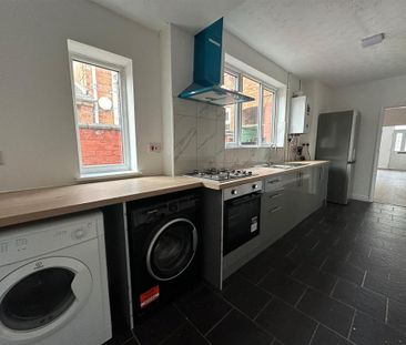 3 bedroom terraced house to rent - Photo 4