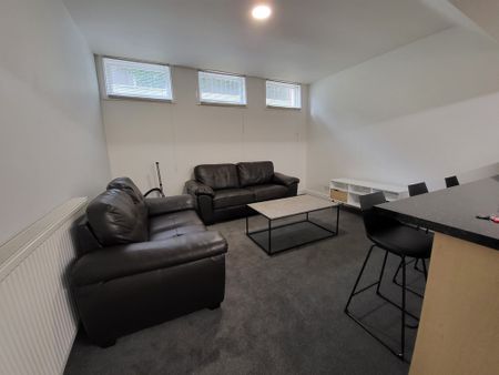 3 Bed Student Accommodation - Photo 3