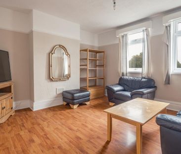 3 bedroom apartment to rent - Photo 2