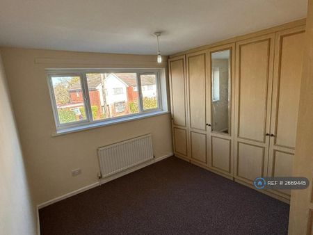 3 bedroom semi-detached house to rent - Photo 3