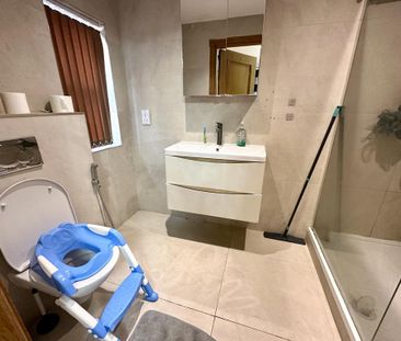 7 bedroom detached house to rent - Photo 2