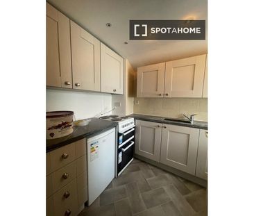 Bed for rent in 2-bedroom apartment in Inchicore, Dublin - Photo 5