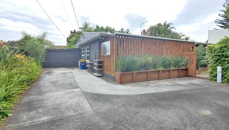 Funk family house - Photo 2