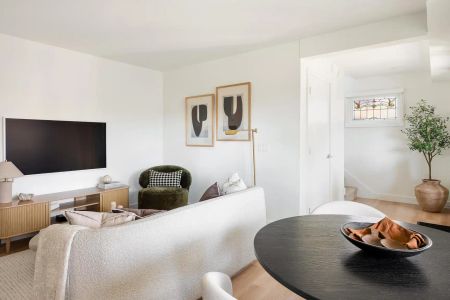 Eastward — H2: 3 BD Heritage House, The East Suite - Photo 4