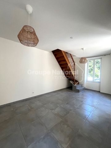 A LOUER - BARBENTANE - Maison de village avec 3 chambres et cour, - Photo 4