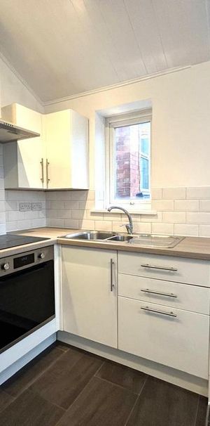6 bedroom flat to rent - Photo 1