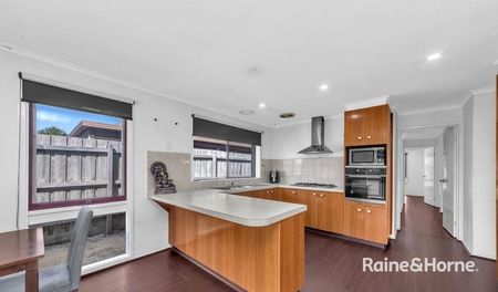 22 Taddor Drive, Cranbourne, VIC 3977 - Photo 2