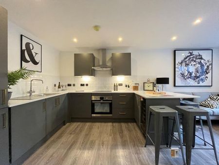 2 bedroom flat to rent - Photo 2