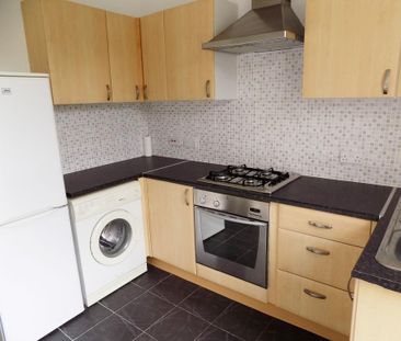 3 bedroom flat to rent - Photo 5