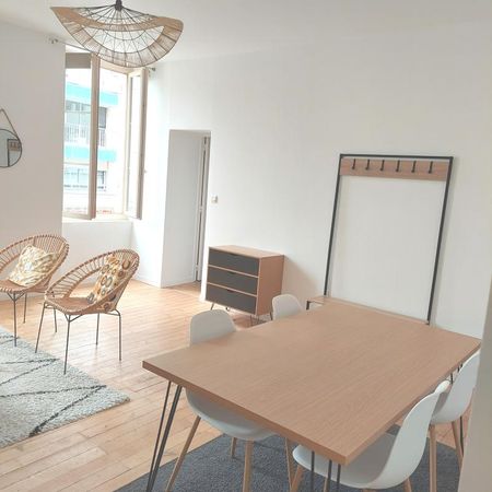 Location Appartement 4 pièces 79m² ANGERS 49100 - Photo 4