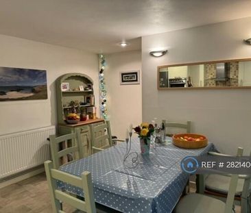 1 bedroom in a house share to rent - Photo 5