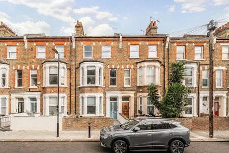 3 bedroom flat to rent - Photo 3