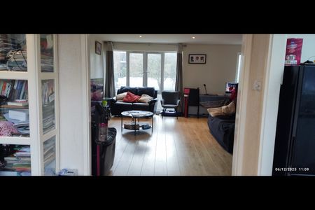 4 Bed Terraced House, Turnpike Link, CR0 - Photo 3