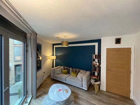 1 Bed Flat, Plaza Gardens, SW15 - Photo 3