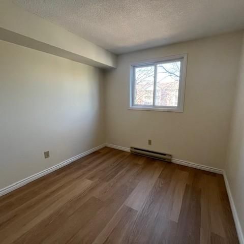 316 Kingsdale Ave. Unit 302 - 3 bed, 2 bath - Photo 1