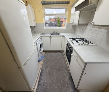 3 bedroom semi-detached house to rent - Photo 6