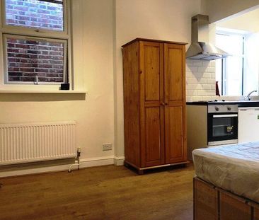 Studio to rent - Photo 1