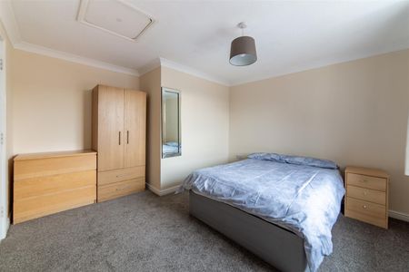 5 bed terraced house to rent in Hartford Court, Heaton, NE6 - Photo 4