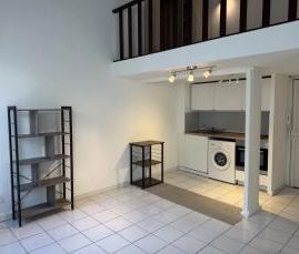 Location Appartement 1 pièce 33m² MARSEILLE 6ème - Photo 2