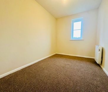 Prestatyn Close, Stevenage - Photo 1