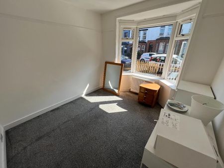 40 Sandhurst Drive, Belfast, BT9 5AY - Photo 3