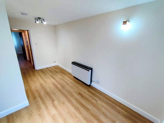 1 Bed Flat, Maldon Close, E15 - Photo 1