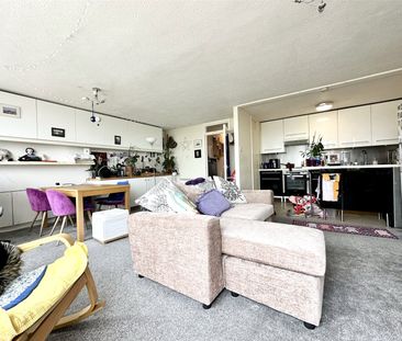 2 Bedroom - Photo 2
