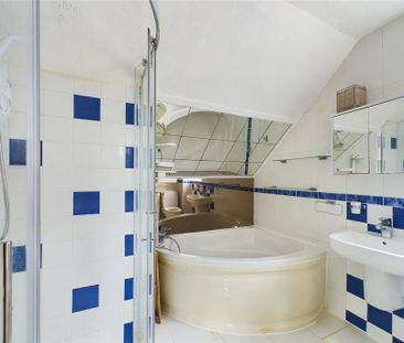 4 bedroom semi-detached house to rent - Photo 4