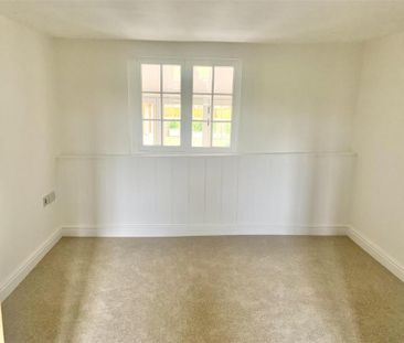 4 bedroom detached house to rent - Photo 4