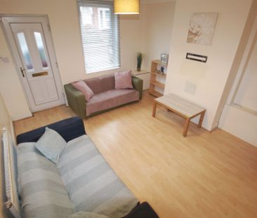 96 Newland Street West, Lincoln - Photo 3