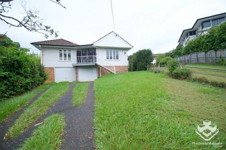 Quiet and Comfortable 5-Bedroom Fully Furnished Home in St Lucia â Just 18 Minutes - Photo 2