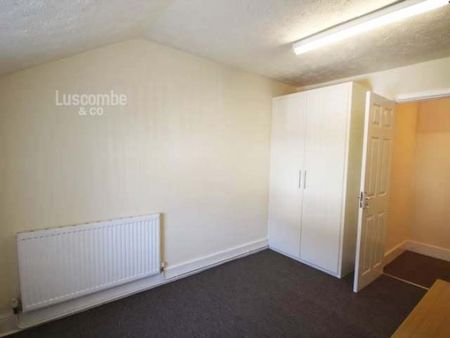 4 Double Bedroom on Albert Avenue, Newport - perfect for students - Photo 3